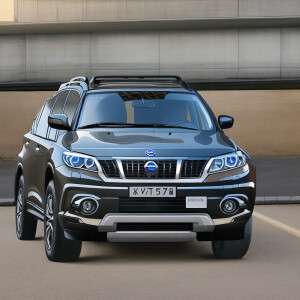 Nissan x-trail good bmw 525