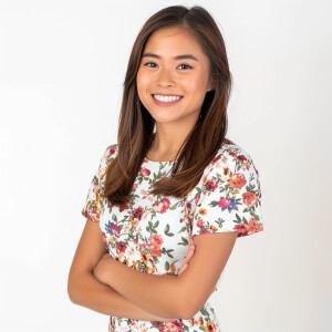 A cute woman

Californian

Smiling 

Clothes: Floral Dress

Look...