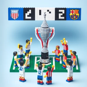 Ein Video mit Lego Figuren. Ein champions league Finale zwischen...