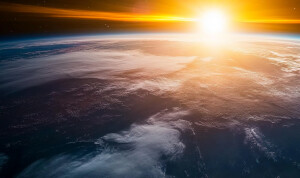 Поверхность планеты, пригодной для углеродной жизни.  Но на кото...