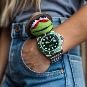 A picture of a  country girl casually wearing jeans and a t-shir...